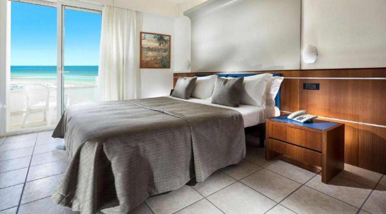 Hotel Rex - Fronte Mare Riccione Buitenkant foto