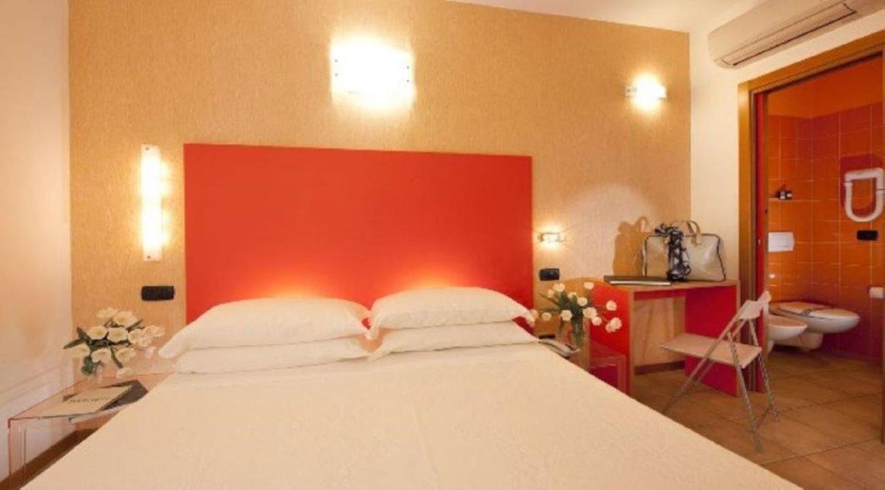 Hotel Rex - Fronte Mare Riccione Buitenkant foto