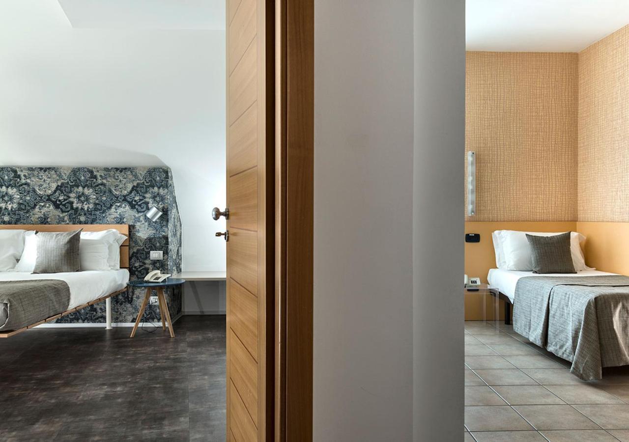 Hotel Rex - Fronte Mare Riccione Buitenkant foto